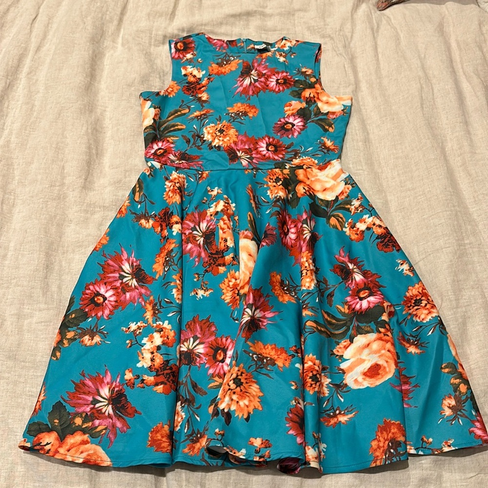Youth 11/12 dress. Good condition.